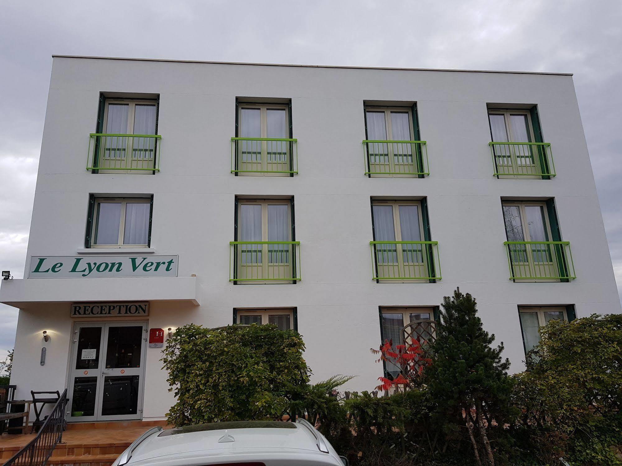 Hotel Le Lyon Vert Commentry Kültér fotó